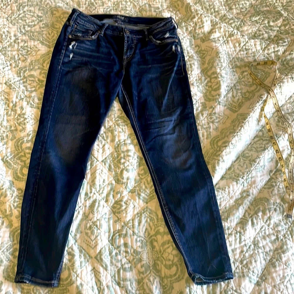 Silver Jeans Avery Skinny. W29L27